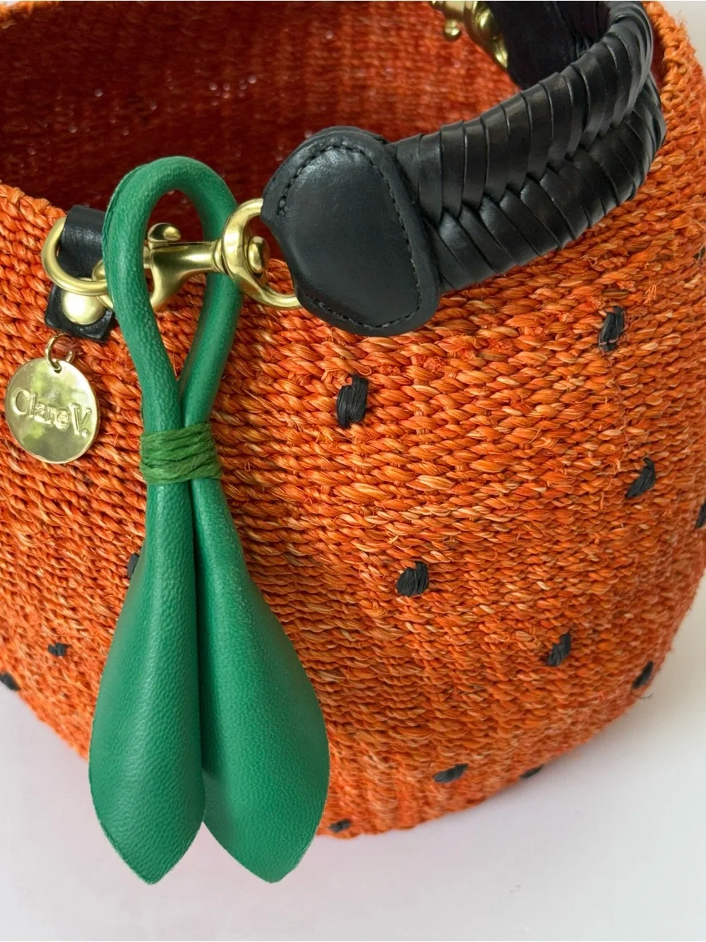 SOLD Clare V Strawberry Raffia Bucket Bag Woven Leather Handle Resort Euro - Picture 10 of 13
